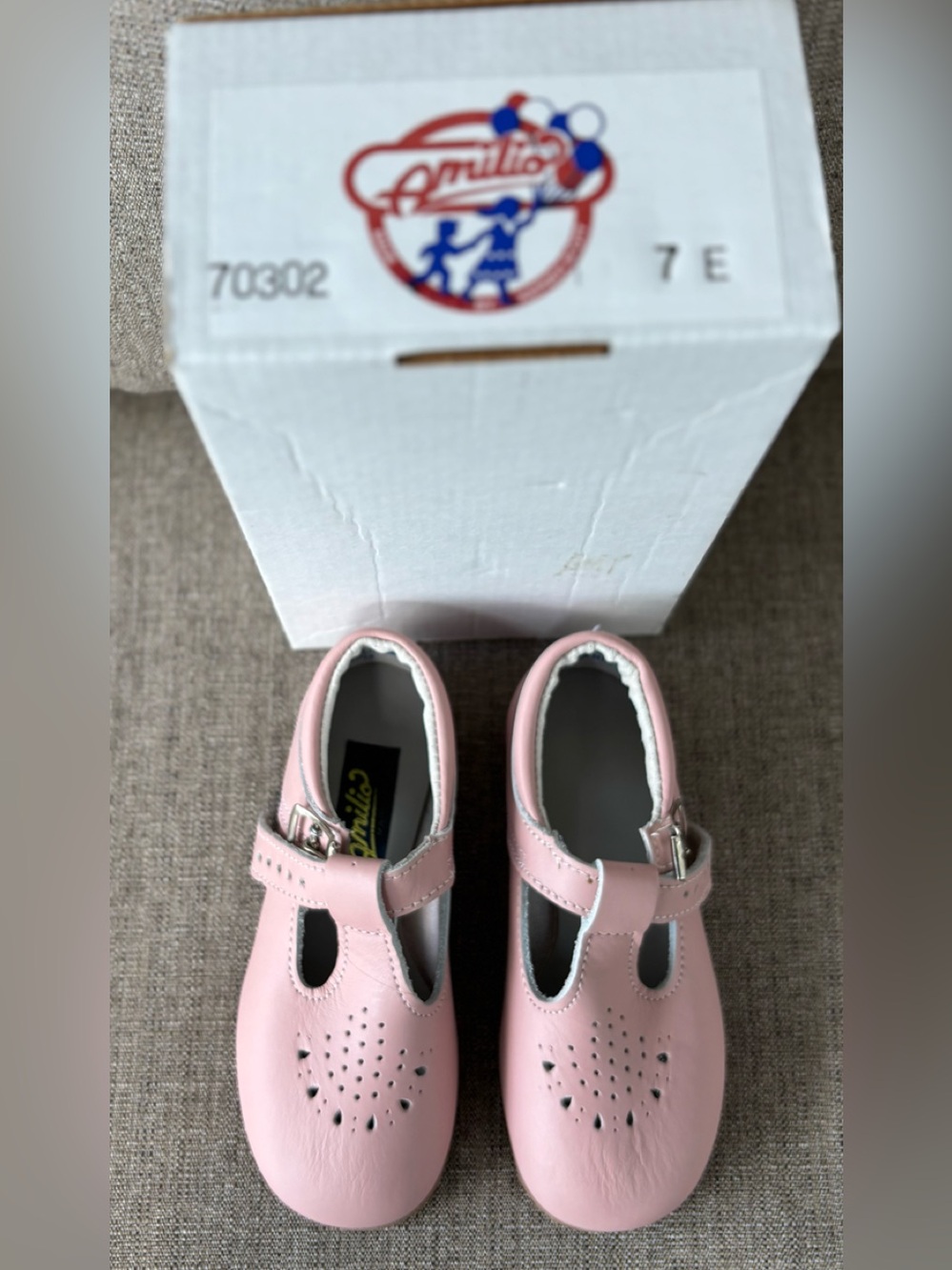 Amilio Pink T-Strap Mary Jane Kids Shoes size 7